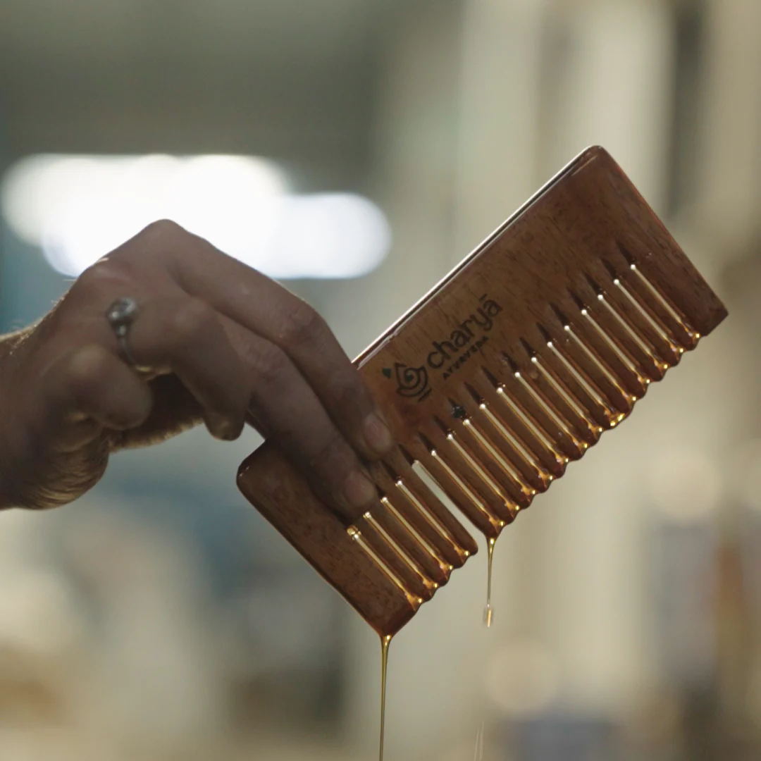 Charya Oil Treated Neem Comb – Detangler - Image 3